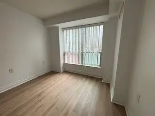 Bright, quiet 1br condo right next to North York Center subway - Photo 5