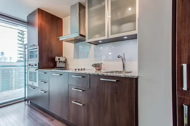 14 York Street, 15th Floor Condo for Sale - ICE Condos - Photo 4