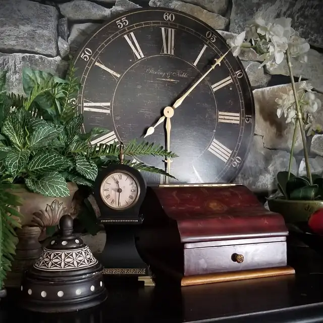 2 Bedroom upper floor of triplex, duplex or house - Photo 3