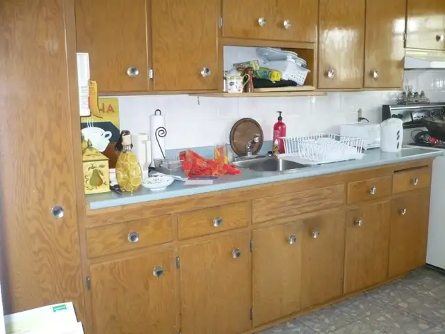 2 Bedroom upper floor of triplex, duplex or house - Photo 6