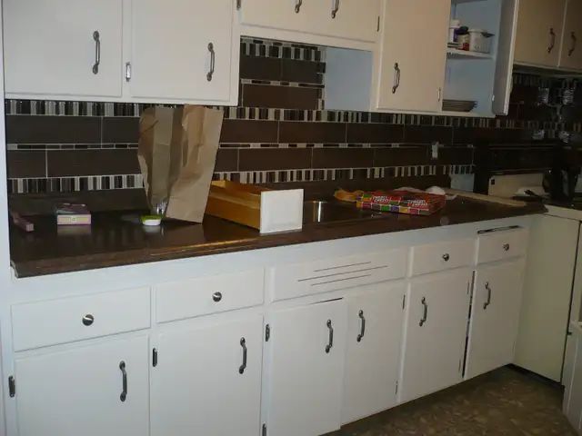 2 Bedroom upper floor of triplex, duplex or house - Photo 7