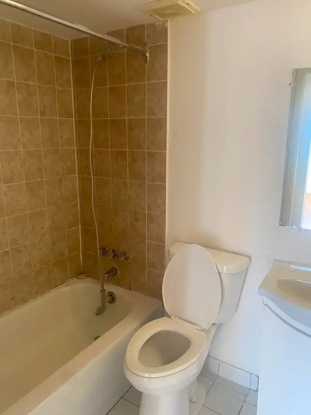 2 chambres à coucher 1 salle de bain Appartement - Photo 5