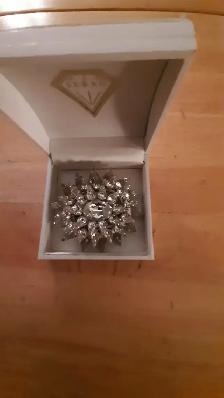 Laval,broche unique,1952,portée une fois