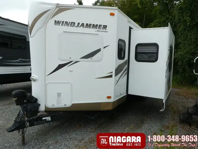 2012 FOREST RIVER ROCKWOOD 2609W Travel Trailer