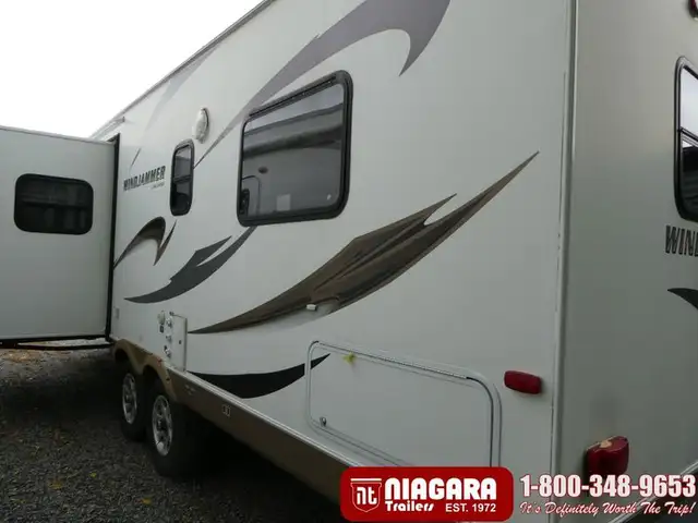 2012 FOREST RIVER ROCKWOOD 2609W Travel Trailer - Photo 4