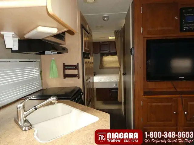 2012 FOREST RIVER ROCKWOOD 2609W Travel Trailer - Photo 7