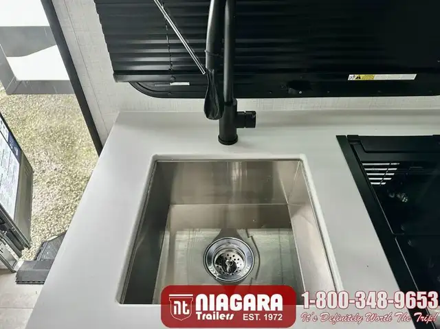 2025 FOREST RIVER ROCKWOOD GEO PRO 20BH Travel Trailer - Photo 12