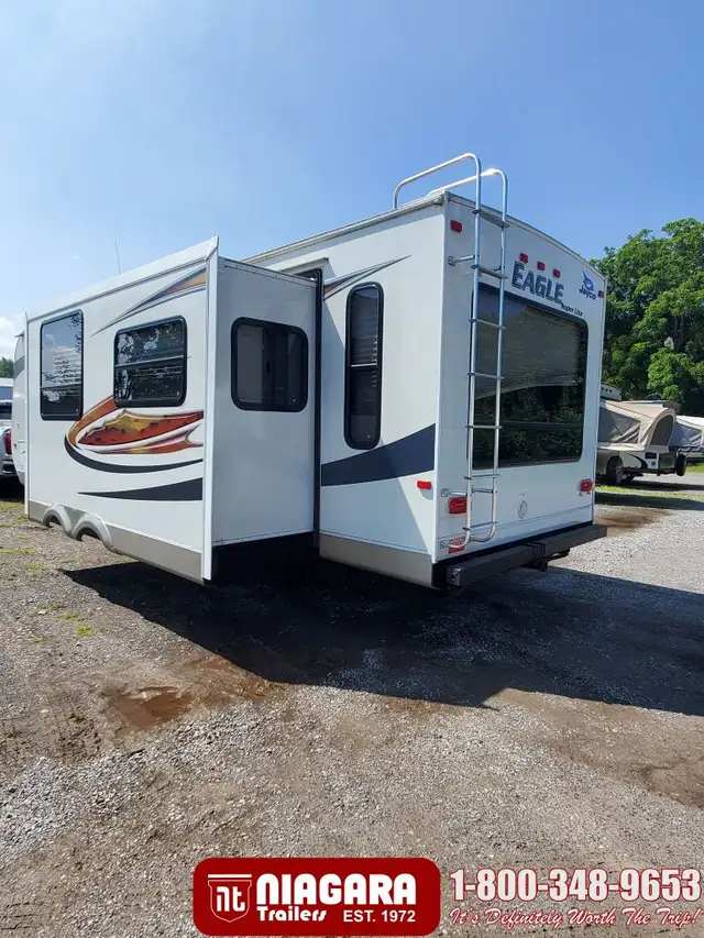 2011 JAYCO EAGLE 298RLS Travel Trailer - Photo 3