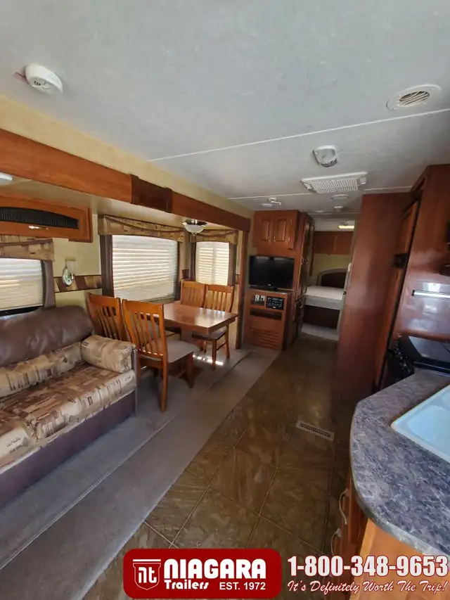 2011 JAYCO EAGLE 298RLS Travel Trailer - Photo 6