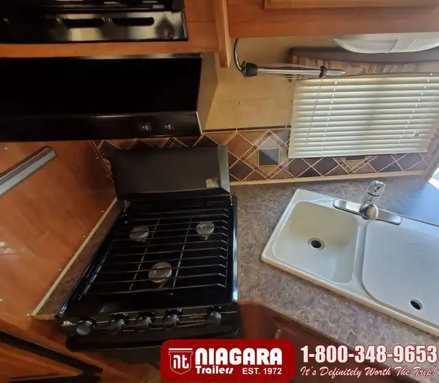 2011 JAYCO EAGLE 298RLS Travel Trailer - Photo 17