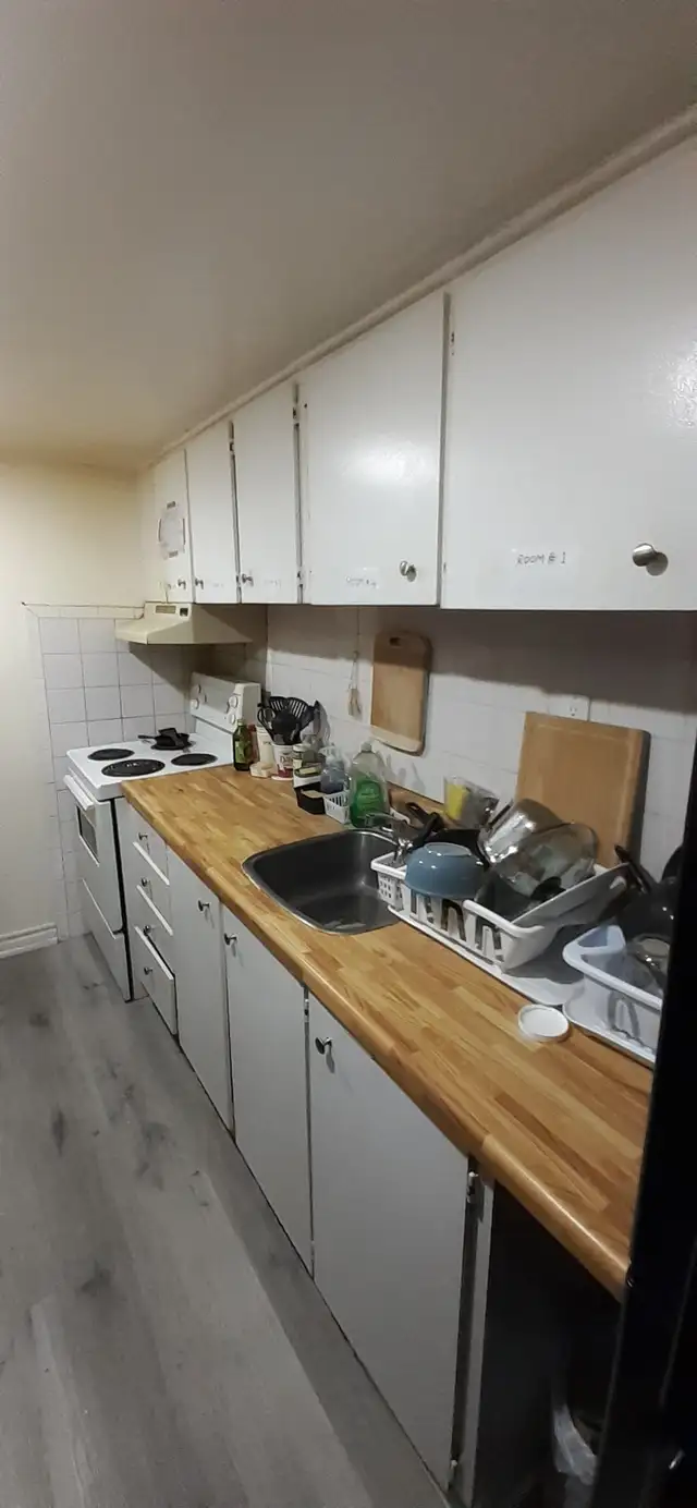 Private Furnished Basement Room onlyFor Female.All Included$500 - Photo 7