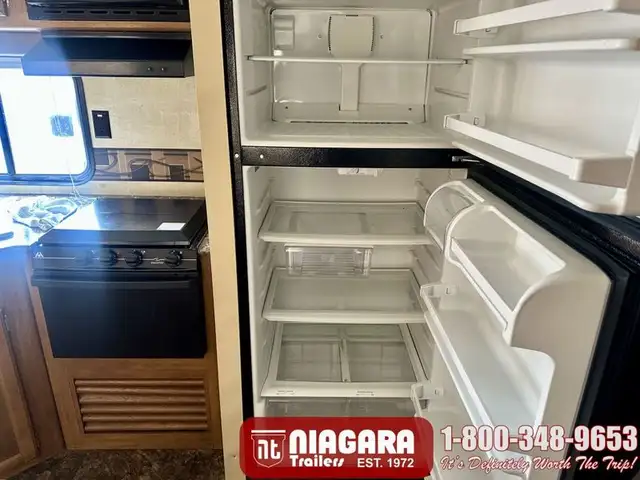 2014 KEYSTONE SPRINGDALE 38FL Park Model - Photo 17