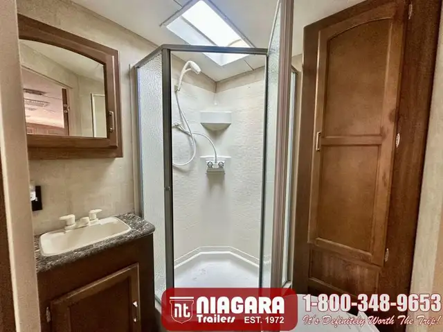 2014 KEYSTONE SPRINGDALE 38FL Park Model - Photo 21