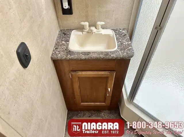 2014 KEYSTONE SPRINGDALE 38FL Park Model - Photo 23