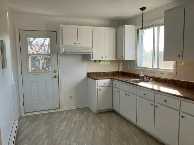 4 1\2 Vieux-Longueuil, libre le 1er juin ou le 1er juillet - Photo 2