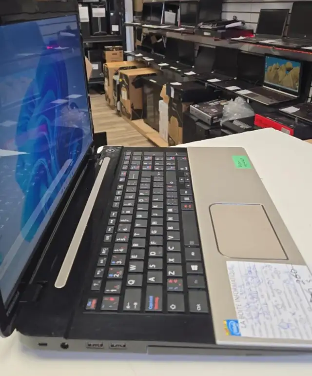 Toshiba L70-B 17,3 pouces i5-4210U 16Go SSD 480Go HDMI Win11 - Photo 4