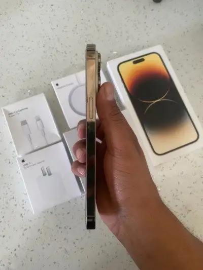 iPhone 14 Pro Max 1Tb 86% batt Airpods/Fast Charger/Delivery - Photo 2