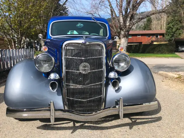 1935 Ford Slant/back