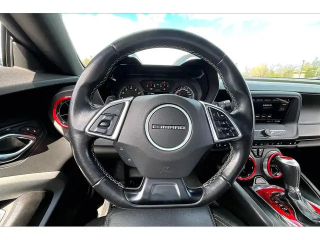 2019 Chevrolet Camaro 2LT RS Package | Vented Leather | Sunroof - Photo 5