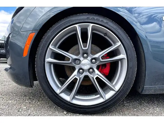 2019 Chevrolet Camaro 2LT RS Package | Vented Leather | Sunroof - Photo 8