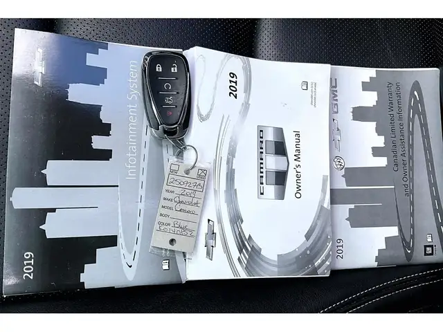 2019 Chevrolet Camaro 2LT RS Package | Vented Leather | Sunroof - Photo 10