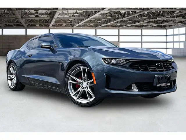 2019 Chevrolet Camaro 2LT RS Package | Vented Leather | Sunroof - Photo 11