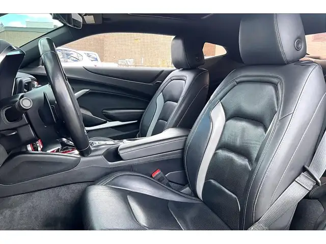 2019 Chevrolet Camaro 2LT RS Package | Vented Leather | Sunroof - Photo 25
