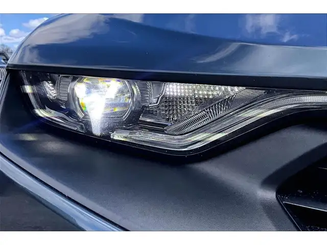 2019 Chevrolet Camaro 2LT RS Package | Vented Leather | Sunroof - Photo 29