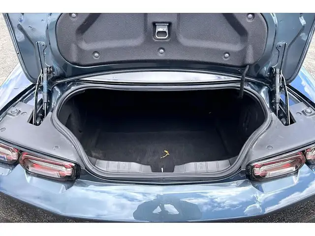 2019 Chevrolet Camaro 2LT RS Package | Vented Leather | Sunroof - Photo 31