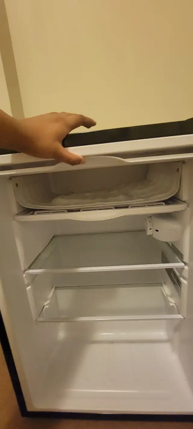 Mini Fridge - Photo 5