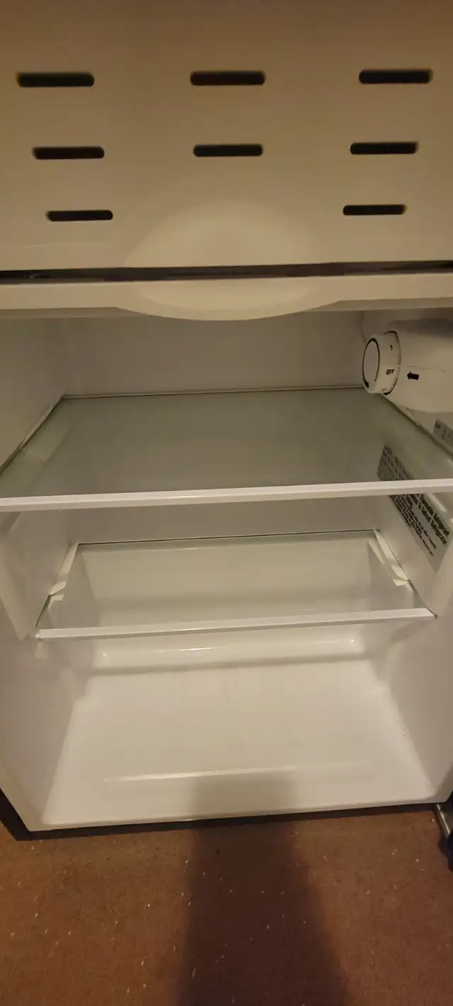 Mini Fridge - Photo 6