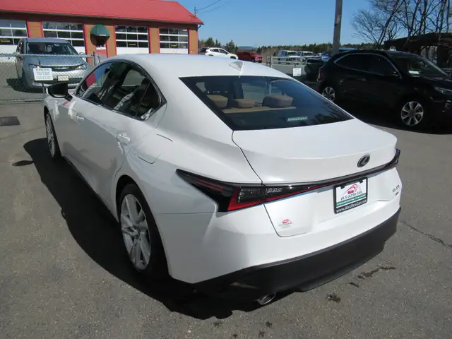 2025 Lexus IS IS 300 | Luxury | Sunroof | AWD | V6 | Off Lease - Photo 14