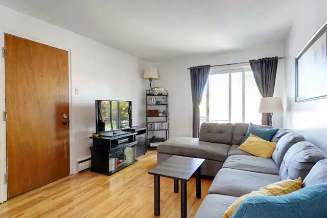 Grand 4 1/2 Pointe-aux-Trembles - Juillet - 2e étage - Internet - Photo 3