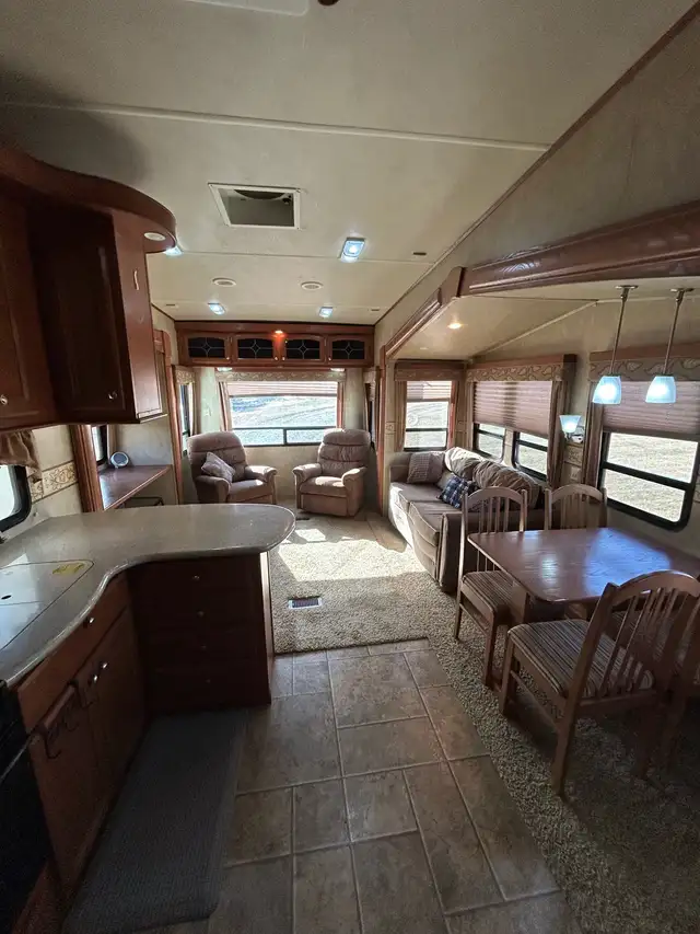 2011 37Ft Cedar Creek Silverback Triple Slide Fifth Wheel - Photo 4
