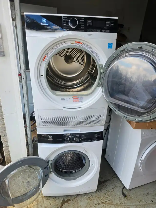 2024 Electrolux 24' White Stackable Washer Ventless Dryer Set - Photo 8