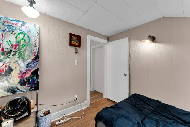 Downtown - 4 Bedroom Home With Charm - Photo 15