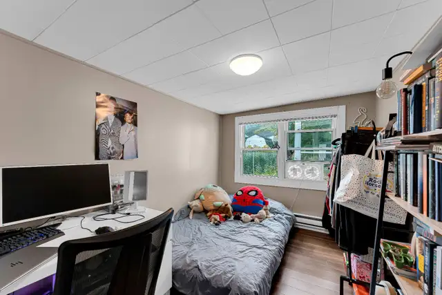 Downtown - 4 Bedroom Home With Charm - Photo 19