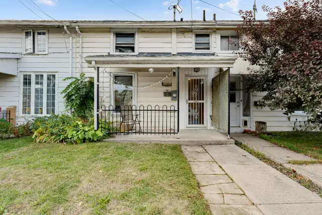 Downtown - 4 Bedroom Home With Charm - Photo 20