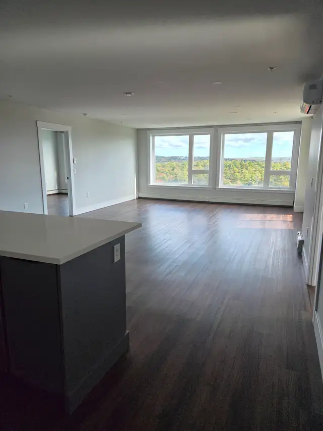 3 Bedroom Corner Unit available on Broad Street - JULY - Photo 7