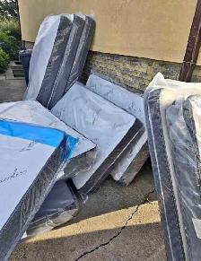 Full Mattress | Queen Mattress : Twin Mattress / King Mattress