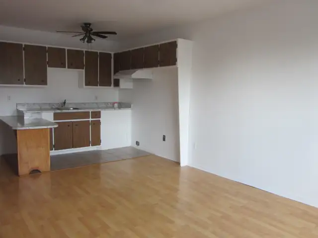 BEAU 3 1/2 dans un 6 logis, tranquille, libre 1er JUIN - Photo 5