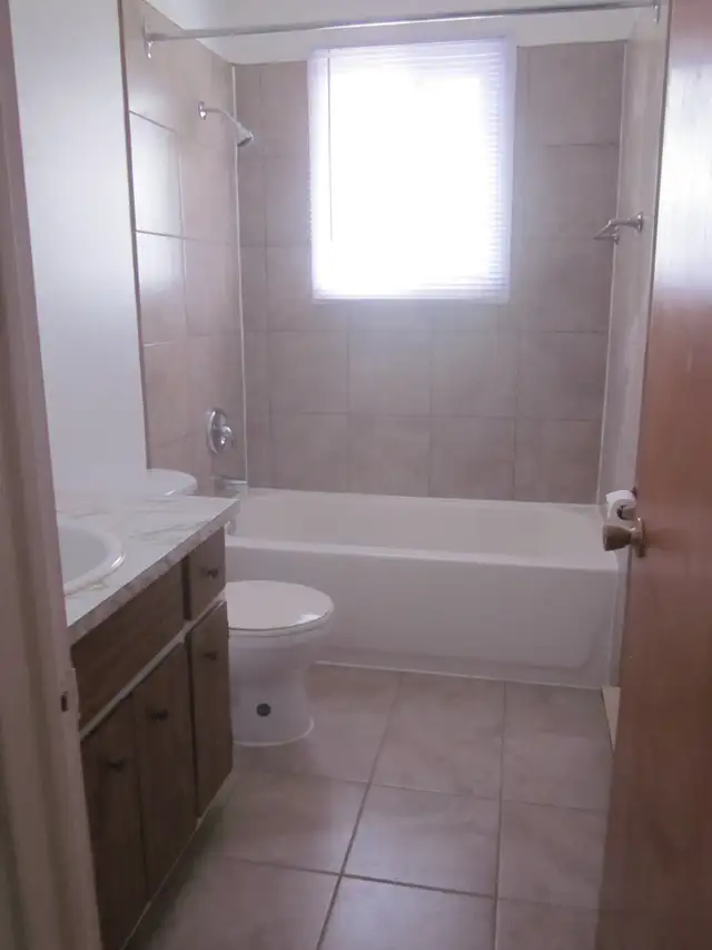 BEAU 3 1/2 dans un 6 logis, tranquille, libre 1er JUIN - Photo 7