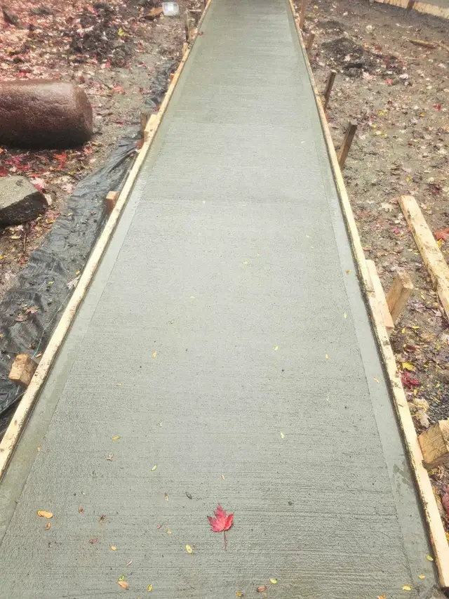 concrete finisher - Photo 3