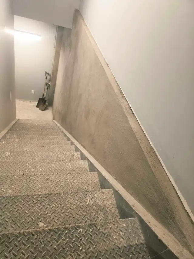 concrete finisher - Photo 5