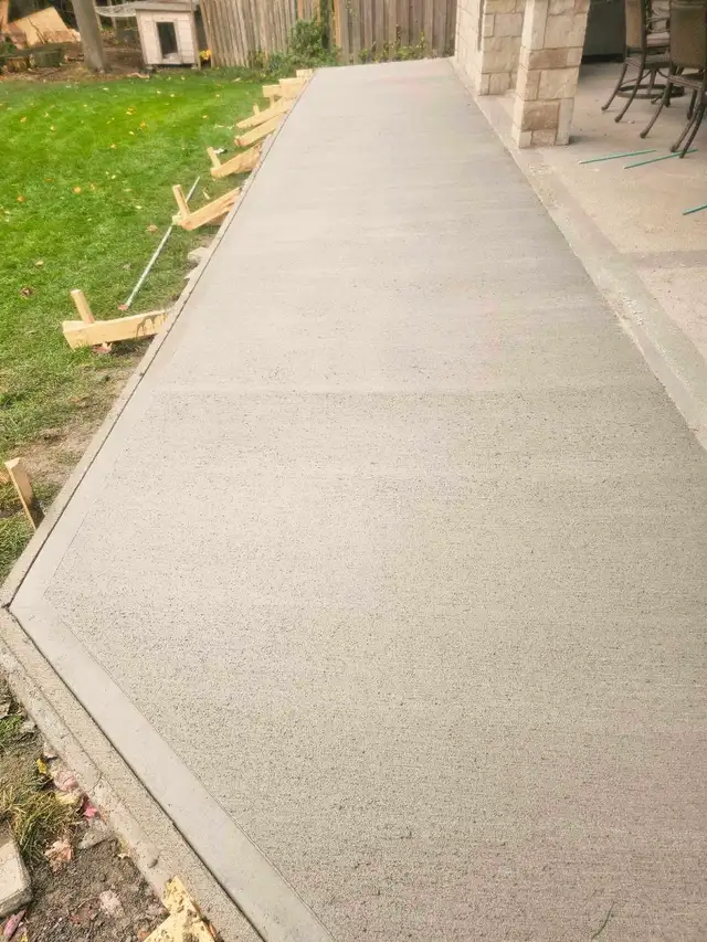 concrete finisher - Photo 6