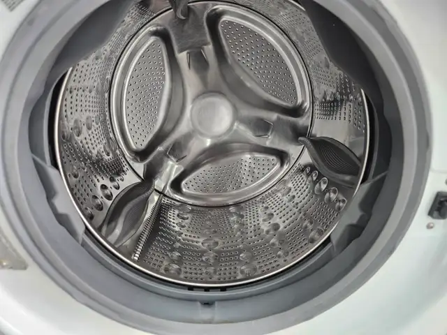 NEWER! LG 27' White Front-Load Stackable Washer & Electric Dryer - Photo 4