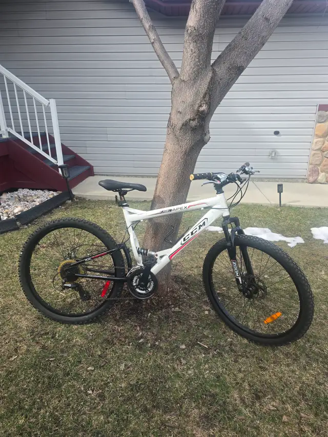 CGM APEX BIKE 19' FRAME LIKE NEW