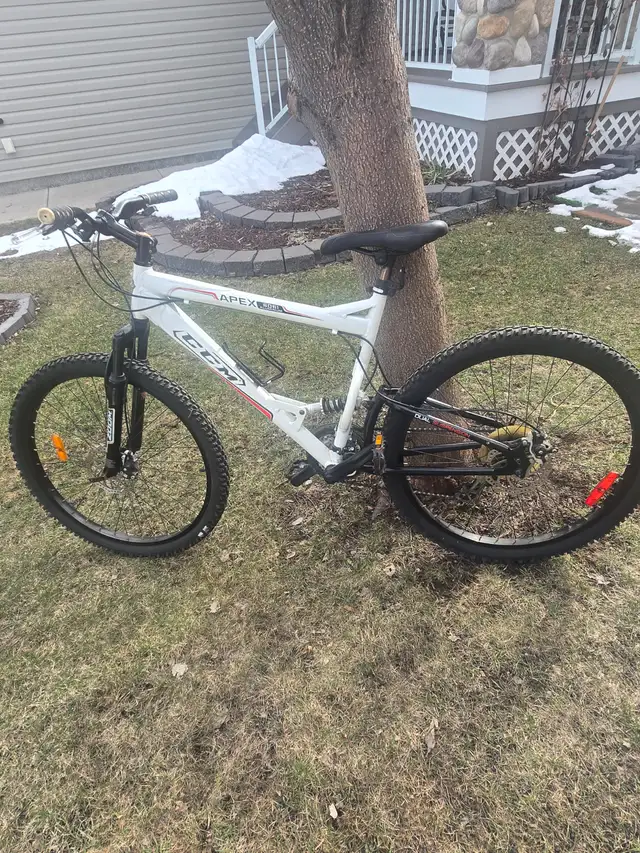 CGM APEX BIKE 19' FRAME LIKE NEW - Photo 4