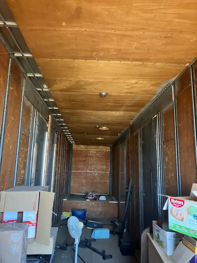 old storage trailer - Photo 3