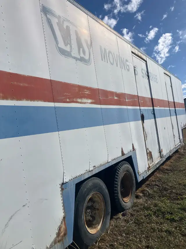 old storage trailer - Photo 5